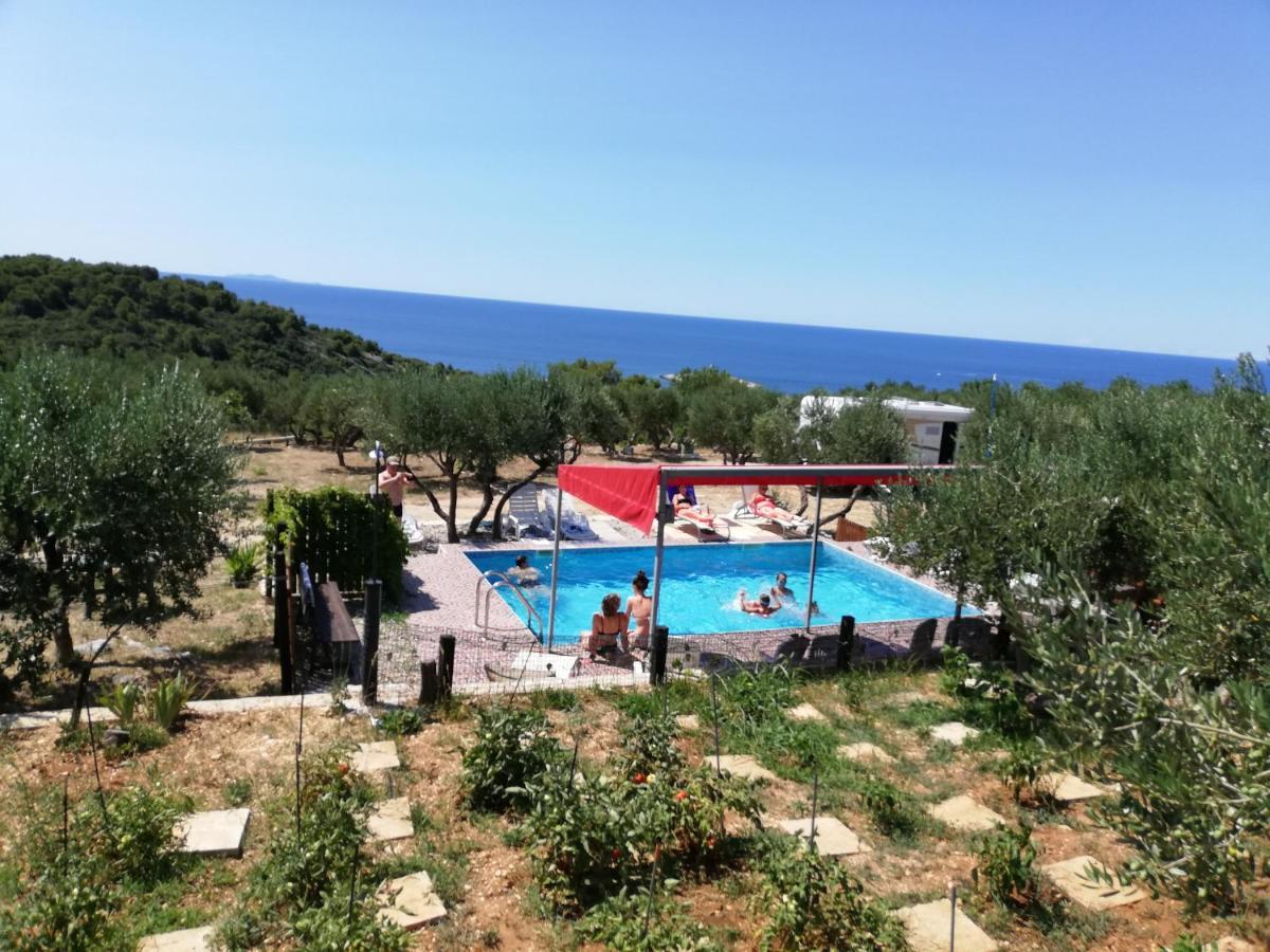 Отель Camp Kopito Хвар Экстерьер фото
