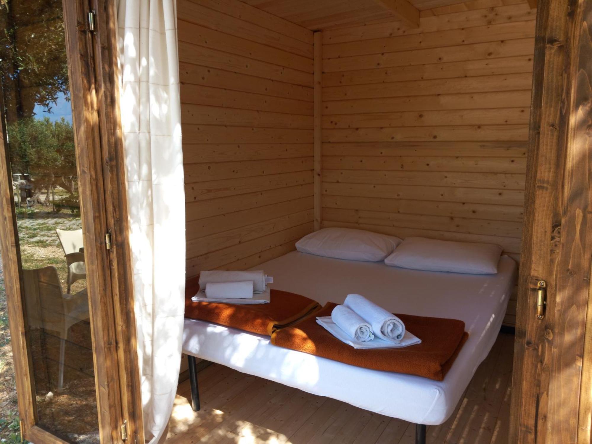 Отель Camp Kopito Хвар Экстерьер фото